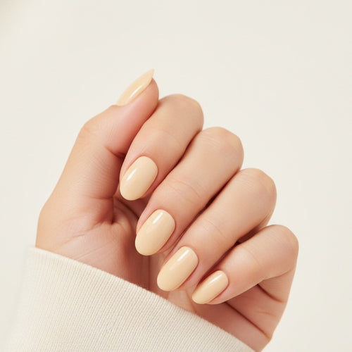 Butter Press-On Nails NAILINK EVERYDAY press-on nails, worn fist view