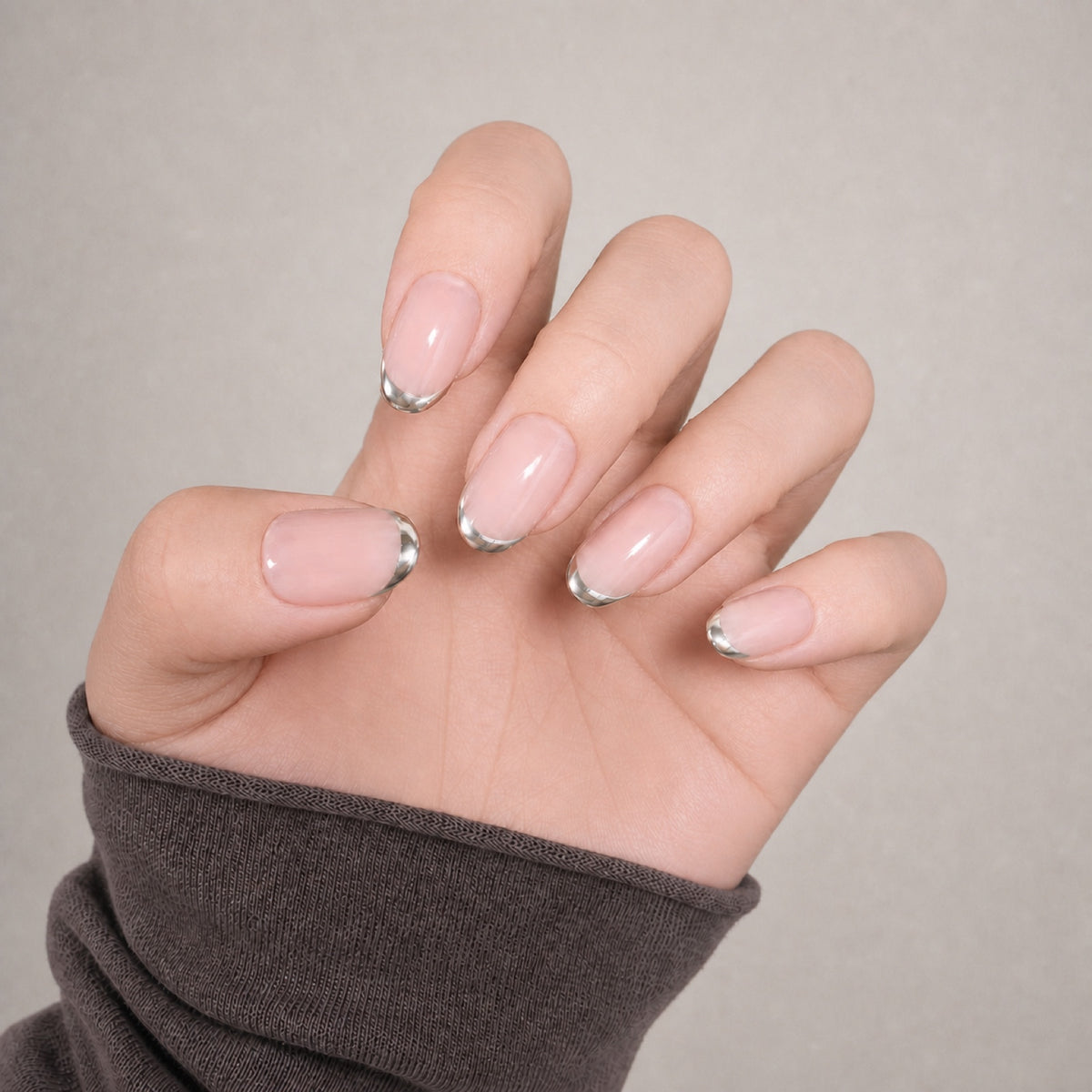 Nailink Silver Outline French hover - NL-E-EO-G-01