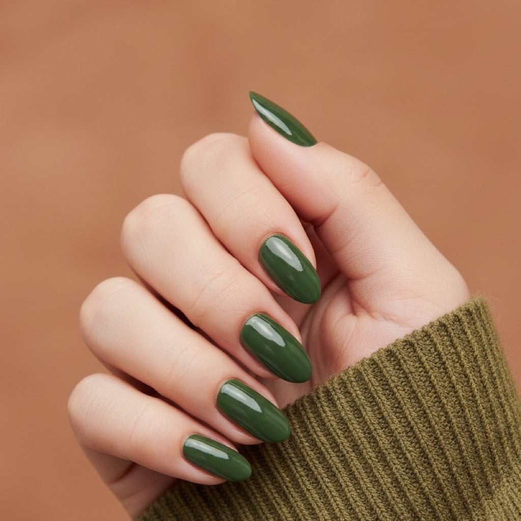 Mossy Press-On Nails NAILINK EVERYDAY press-on nails, worn fist view